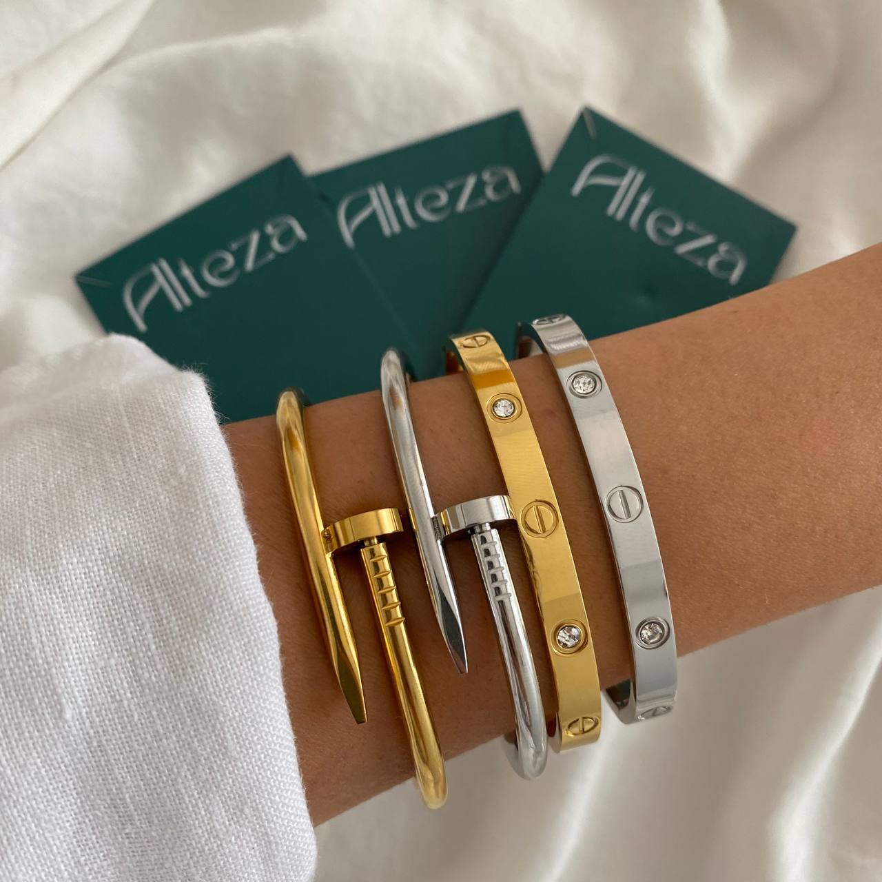 CONJUNTO LUJO | 4 PULSERAS